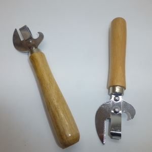 Round wood handle can bottle opener 1613800