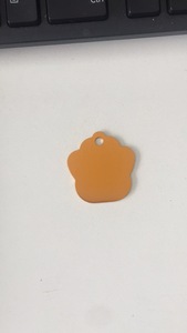 The dog paw design tag 1601039