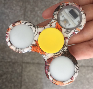 Stress Reliver Fidget Spinner with Plastic One light flashing 1933008